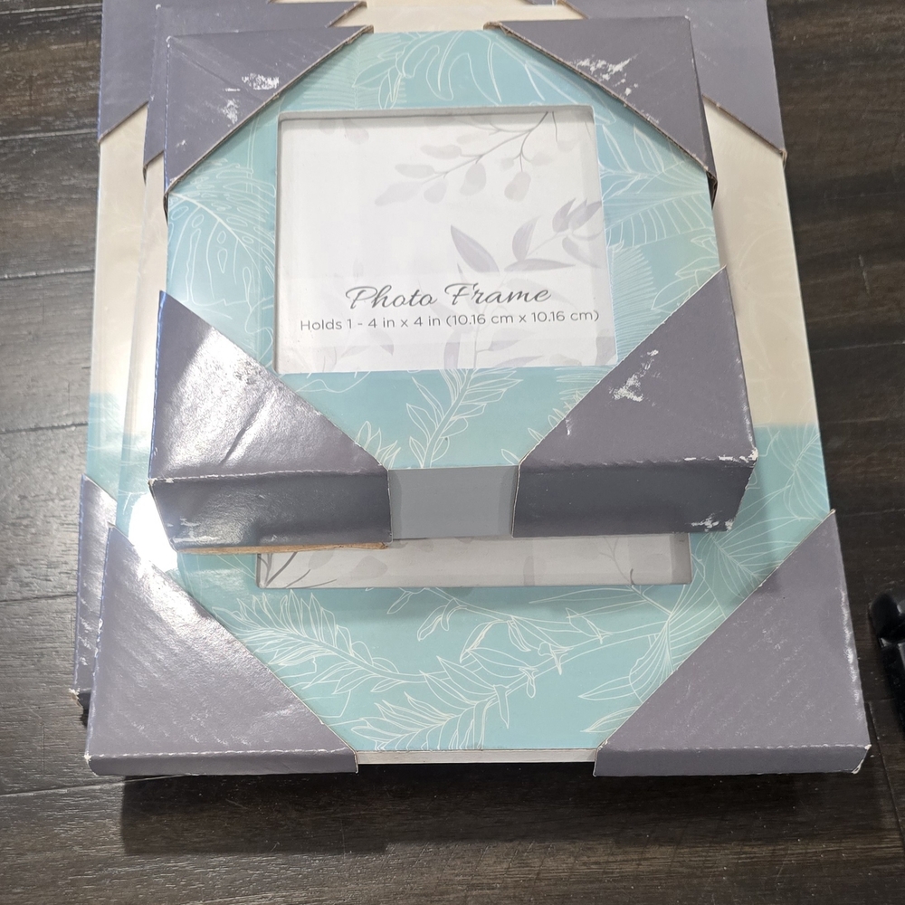 1042 Picture frames picture size 5 x 7 (2) 6 x 6 (1) Set of 3 NEW